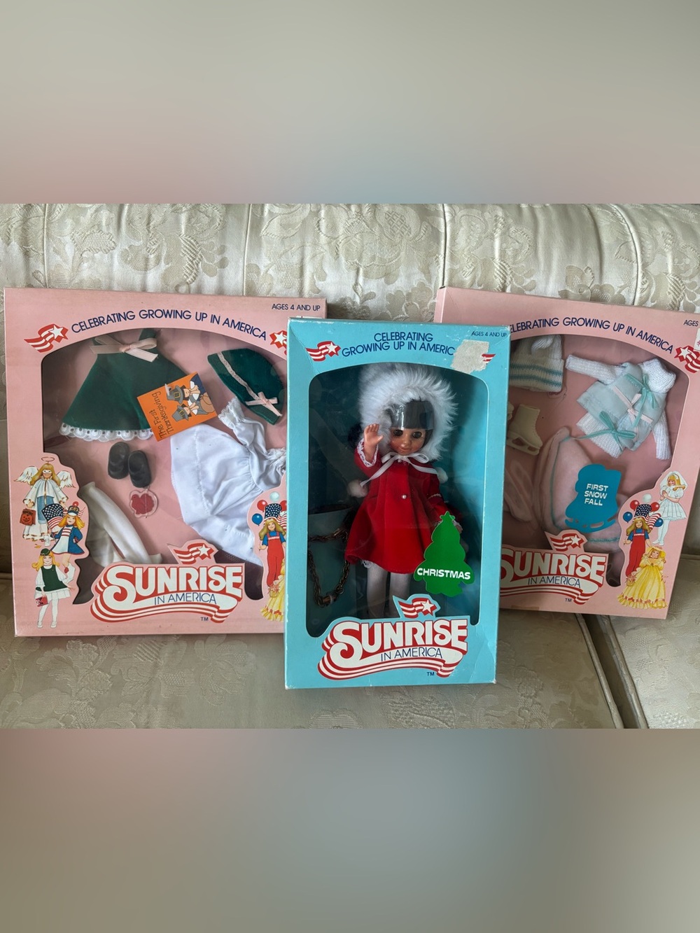 NOS Sunrise in America Christmas Doll Snow & Thanksgiving Clothes Accessories